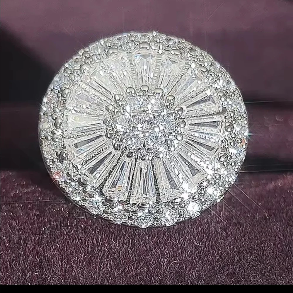 Sterling White CZ baguettes Halo Cocktail Ring Elegant sparkly size 5